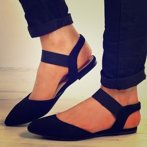 Lightweight Closed Toe Elastic Band Flats Sandals